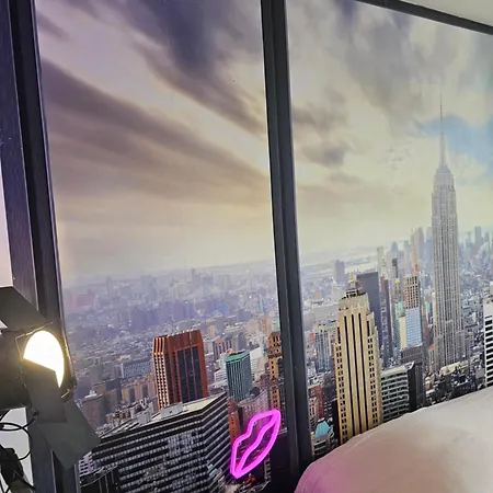 1988 New York Baignoire Ilot Et Video Projecteur Apartment *